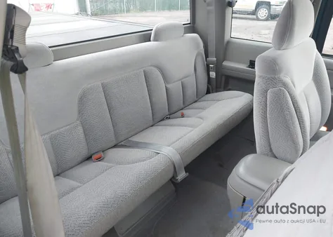 1998 GMC Sierra 1500 Sl Wideside z USA, uszkodzony, nr VIN 2GTEC19R2W1556635